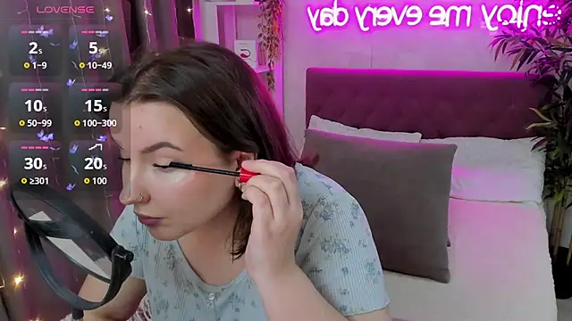 FeralPeach online show from 25, 10, 2025