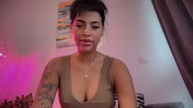 Snapshot of Marakuia054 chatting on 12, 10, 2025 Marakuia054 online show from 12, 10, 2025