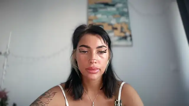 Snapshot of Marakuia054 chatting on 21, 10, 2025 Marakuia054 online show from 21, 10, 2025