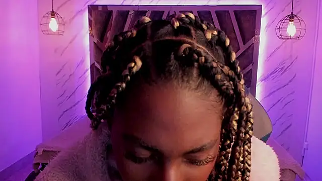 Queen perla  online show from 20, 12, 2024