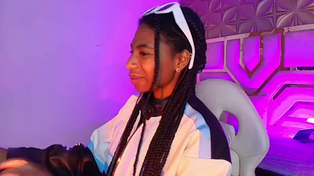 Queen perla  online show from 26, 2, 2026