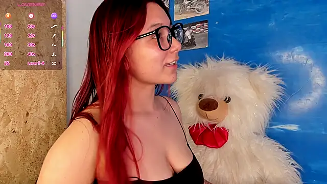 Snapshot of samantha-black chatting on 18, 11, 2025 samantha-black online show from 18, 11, 2025