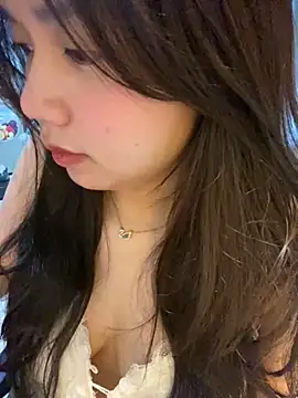 Hotellinh12 online show from 4, 11, 2025