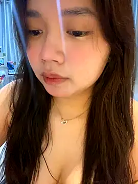 Hotellinh12 online show from 5, 11, 2025