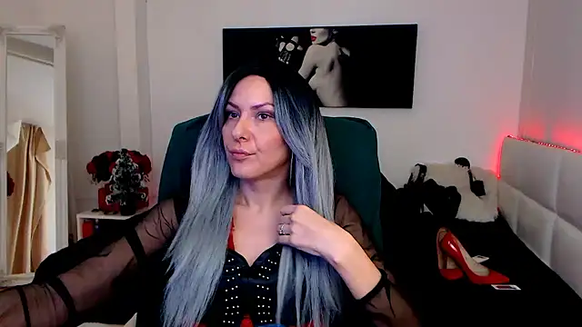 EvelynQueenn online show from 16, 12, 2024