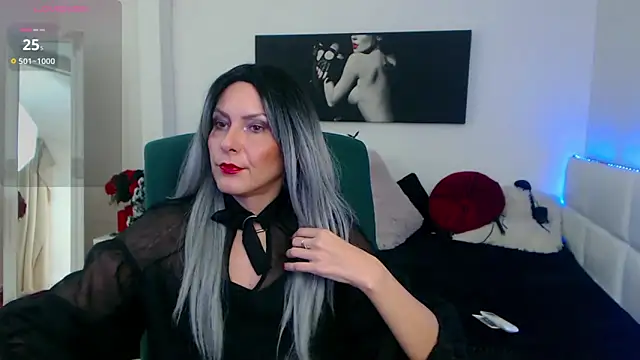 EvelynQueenn online show from 18, 12, 2024