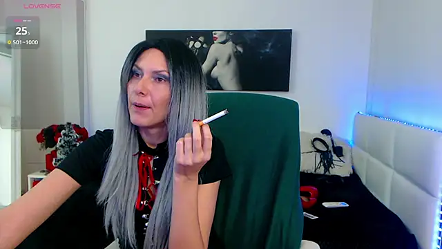 EvelynQueenn online show from 19, 12, 2024