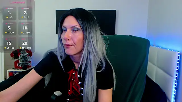 EvelynQueenn online show from 19, 12, 2024