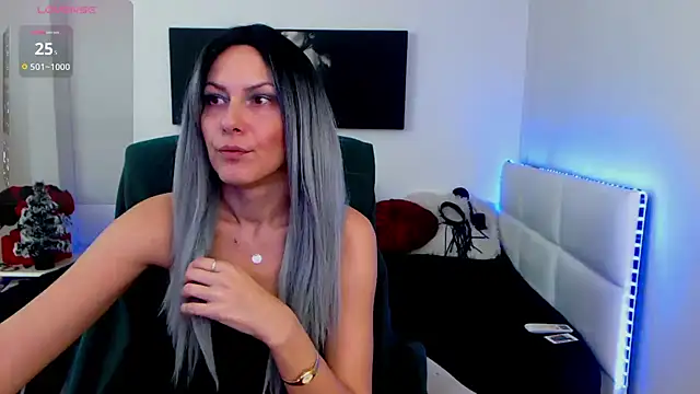 EvelynQueenn online show from 20, 12, 2024