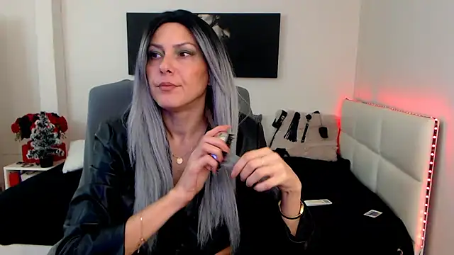 EvelynQueenn online show from 23, 12, 2024