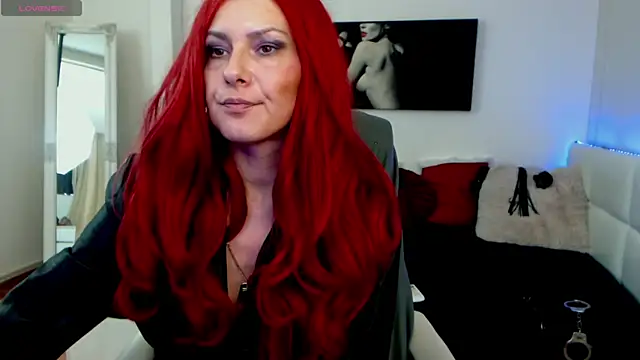 EvelynQueenn online show from 13, 1, 2025