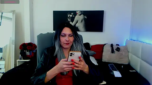 EvelynQueenn online show from 20, 1, 2025