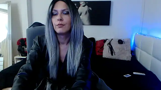 EvelynQueenn online show from 22, 1, 2025