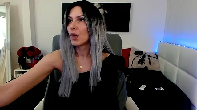 EvelynQueenn online show from 28, 1, 2025