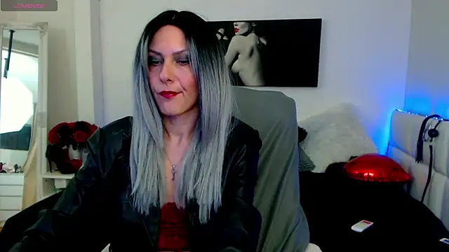 EvelynQueenn online show from 24, 2, 2025
