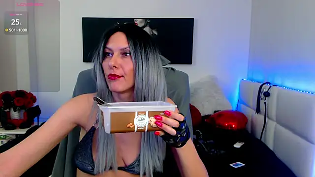 EvelynQueenn online show from 27, 2, 2025