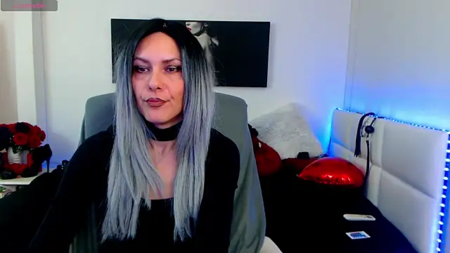 EvelynQueenn online show from 28, 2, 2025