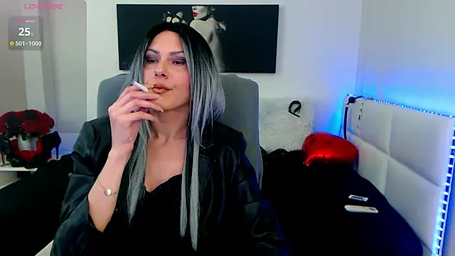 EvelynQueenn online show from 18, 3, 2025