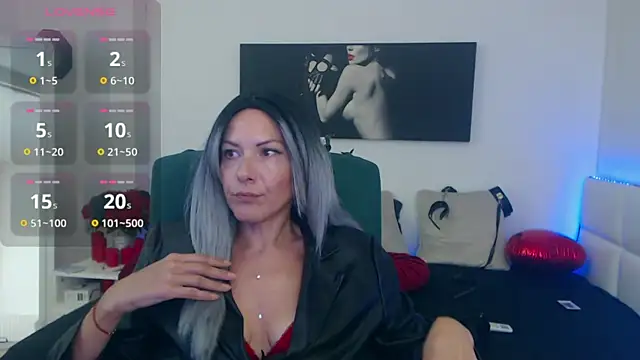 EvelynQueenn online show from 25, 9, 2025