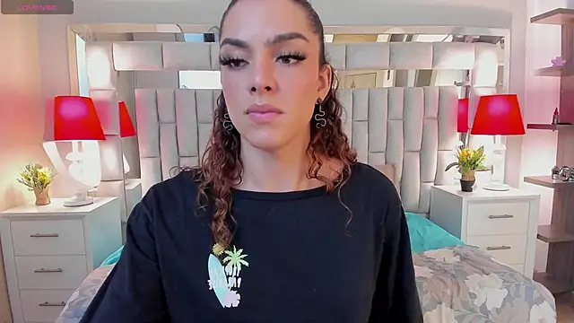 mariiahneedles online show from 8, 10, 2025