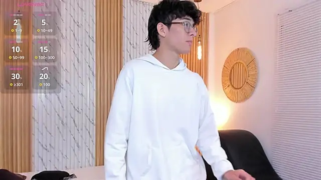 Snapshot of billie_jr chatting on 13, 10, 2025 billie jr online show from 13, 10, 2025