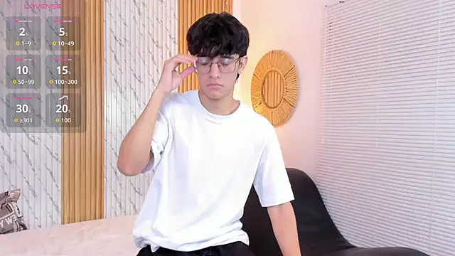 Snapshot of billie_jr chatting on 15, 10, 2025 billie jr online show from 15, 10, 2025