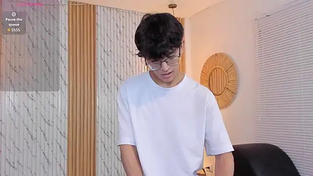 Snapshot of billie_jr chatting on 19, 10, 2025 billie jr online show from 19, 10, 2025