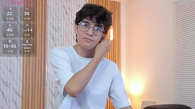 Snapshot of billie_jr chatting on 28, 10, 2025 billie jr online show from 28, 10, 2025