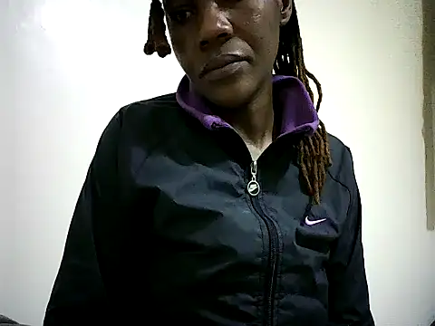 Snapshot of Pierra77 chatting on 8, 10, 2025 Pierra77 online show from 8, 10, 2025