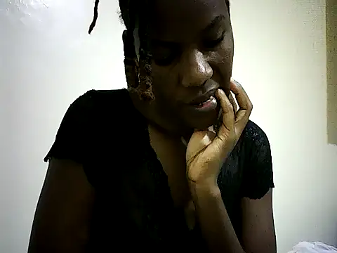 Snapshot of Pierra77 chatting on 25, 10, 2025 Pierra77 online show from 25, 10, 2025