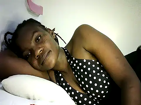 Snapshot of Pierra77 chatting on 25, 10, 2025 Pierra77 online show from 25, 10, 2025