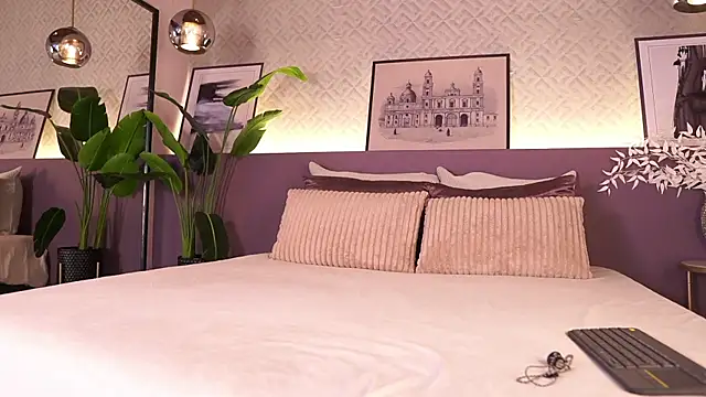 Snapshot of IzzyWild chatting on 11, 2, 2026 IzzyWild online show from 11, 2, 2026