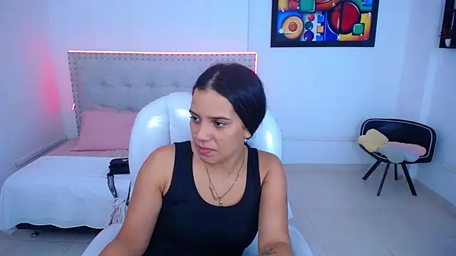 Chiqui milk  online show from 7, 1, 2025