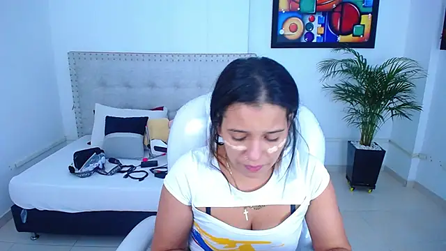 Chiqui milk  online show from 18, 1, 2025