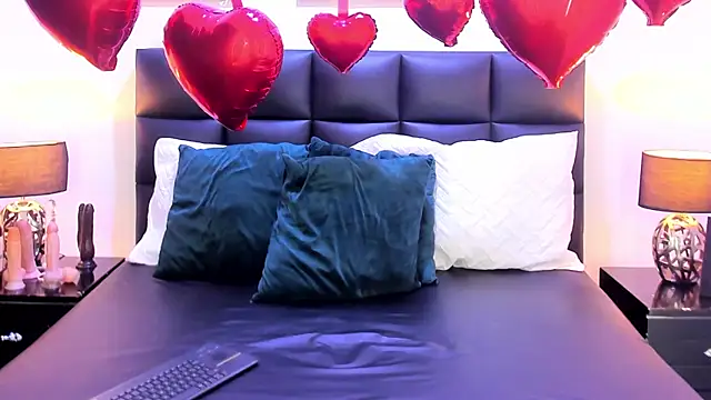 TaraCarson online show from 13, 2, 2025