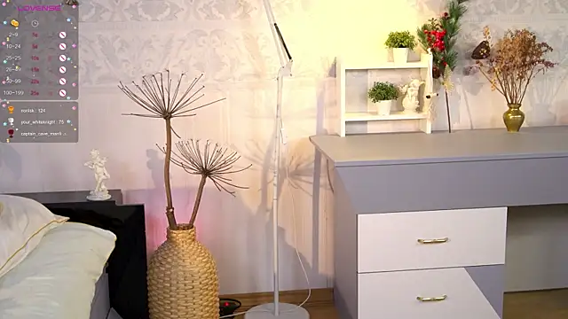 happywhores online show from 4, 1, 2025