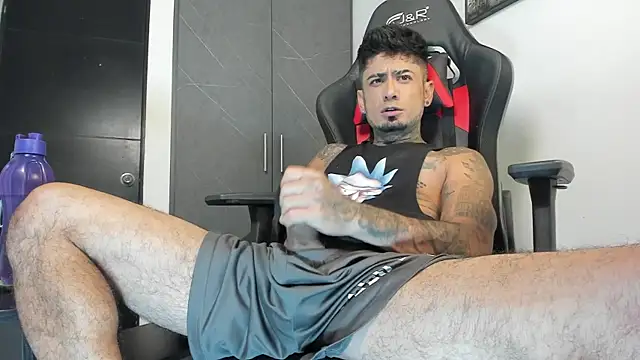 Snapshot of sergiio_mesa27 chatting on 9, 10, 2025 sergiio mesa27 online show from 9, 10, 2025