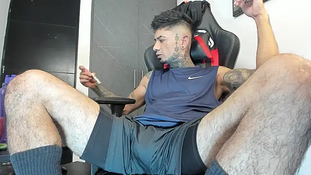 Snapshot of sergiio_mesa27 chatting on 10, 10, 2025 sergiio mesa27 online show from 10, 10, 2025