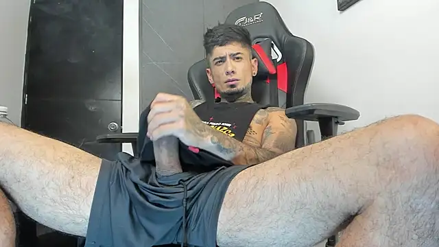 Snapshot of sergiio_mesa27 chatting on 26, 10, 2025 sergiio mesa27 online show from 26, 10, 2025