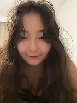 Snapshot of cutie_mio chatting on 19, 12, 2024 cutie mio online show from 19, 12, 2024