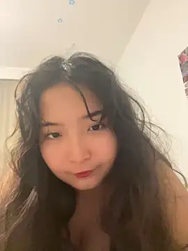 Snapshot of cutie_mio chatting on 21, 12, 2024 cutie mio online show from 21, 12, 2024