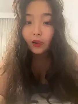 Snapshot of cutie_mio chatting on 13, 1, 2025 cutie mio online show from 13, 1, 2025