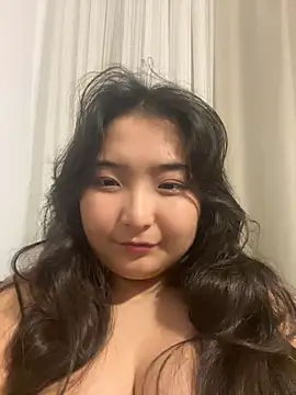 Snapshot of cutie_mio chatting on 14, 2, 2025 cutie mio online show from 14, 2, 2025