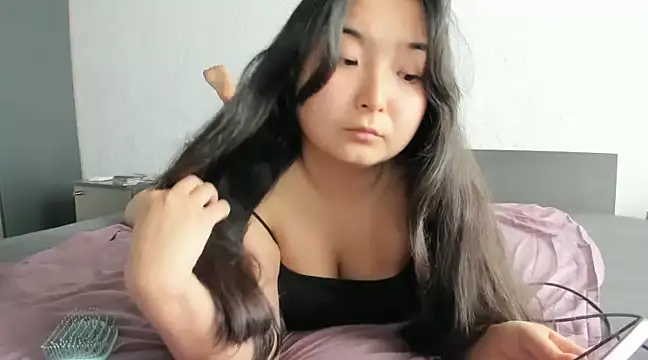 Snapshot of cutie_mio chatting on 7, 3, 2025 cutie mio online show from 7, 3, 2025