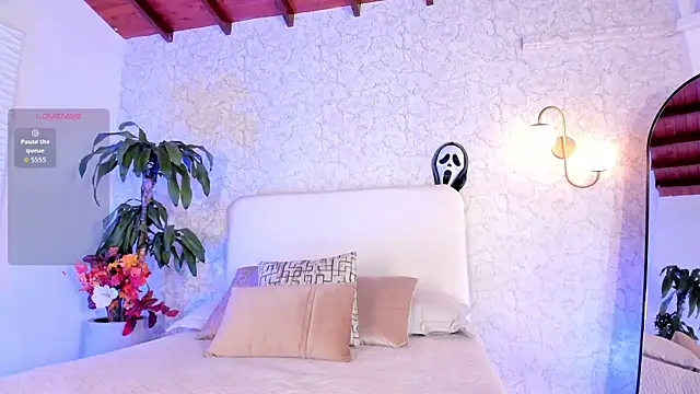 Snapshot of AlissPrince chatting on 22, 10, 2025 AlissPrince online show from 22, 10, 2025