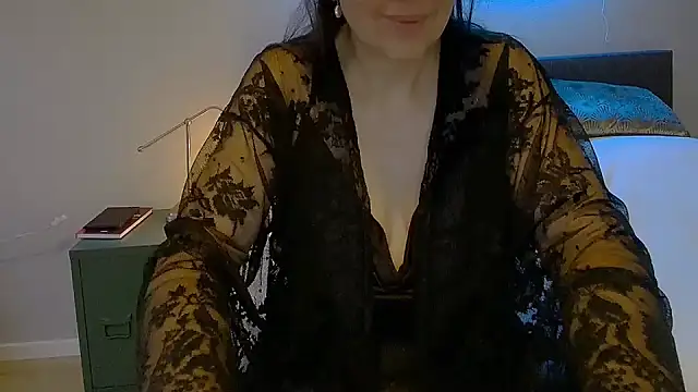 Snapshot of Ella_Next_Door chatting on 16, 1, 2025 Ella Next Door online show from 16, 1, 2025