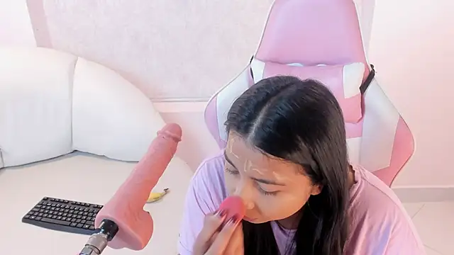 Miliaangeles online show from 12, 3, 2026