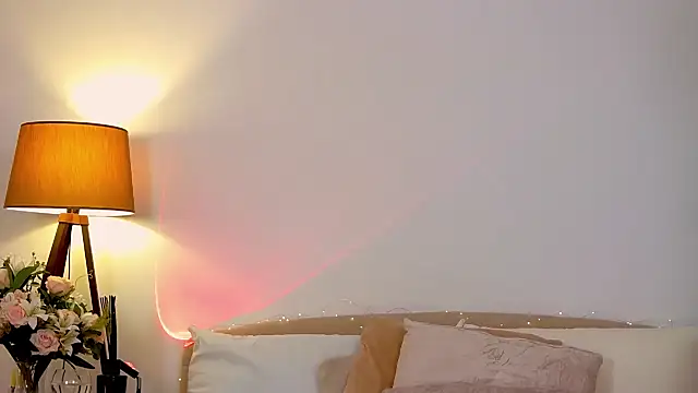 JuliaJaee online show from 6, 2, 2025