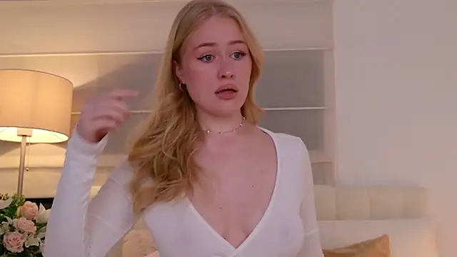 Snapshot of JuliaJaee chatting on 16, 3, 2026 JuliaJaee online show from 16, 3, 2026