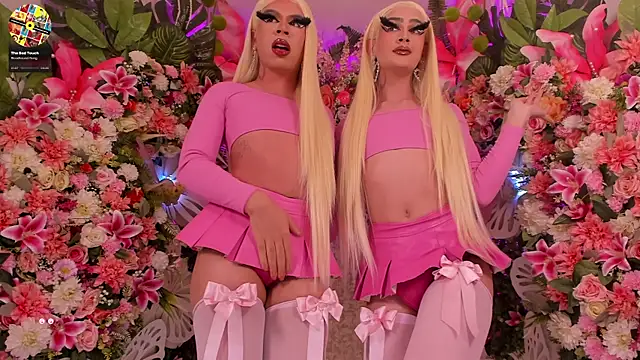 Snapshot of AlisonSharon chatting on 8, 3, 2025 AlisonSharon online show from 8, 3, 2025